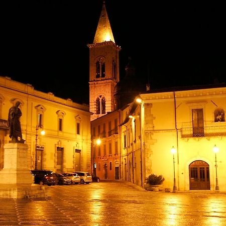 Manhattan Village Hotel Sulmona Extérieur photo